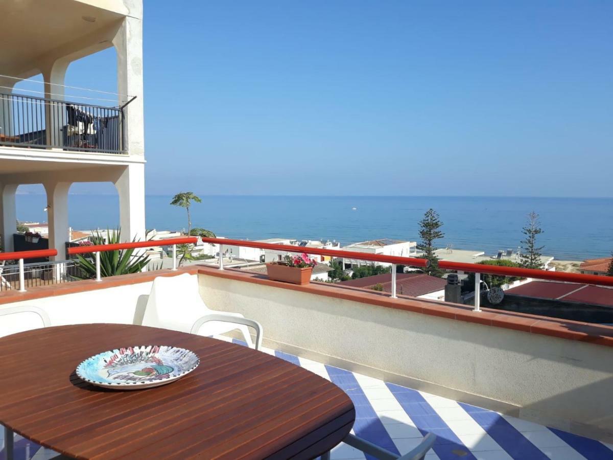 הוילה אלקאמו מרינה Casa Azzurra מראה חיצוני תמונה