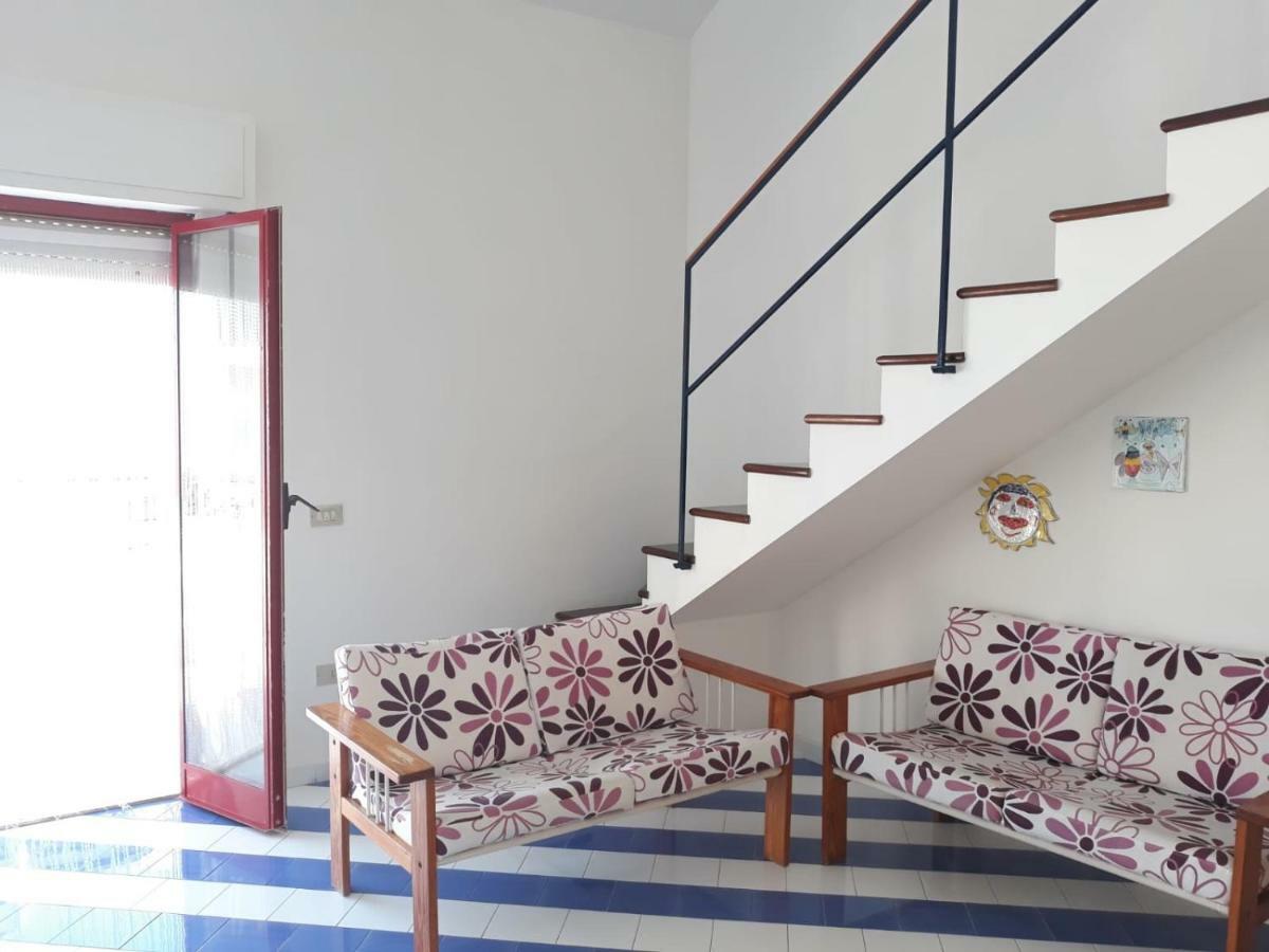הוילה אלקאמו מרינה Casa Azzurra מראה חיצוני תמונה